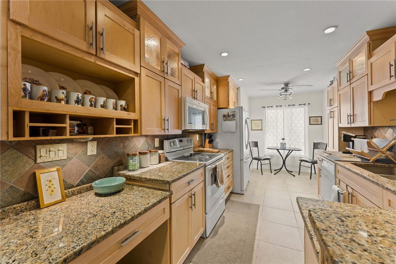 7310 Sunshine Skyway Lane S, Unit 112, Saint Petersburg, FL 33711 Photo