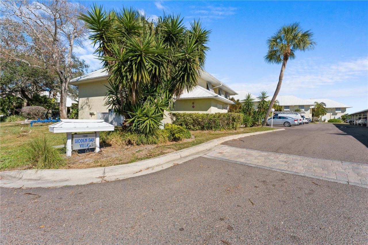 7310 Sunshine Skyway Lane S, Unit 112, Saint Petersburg, FL 33711 Photo