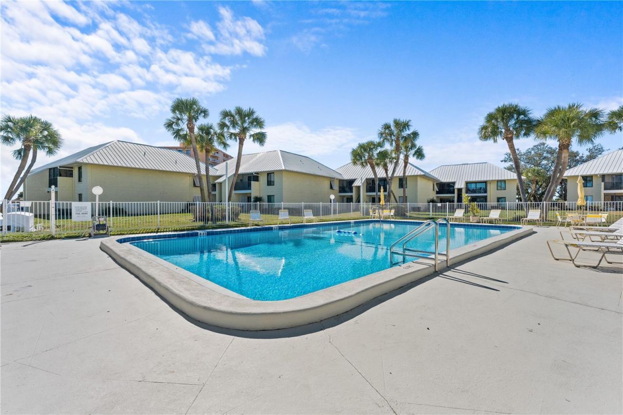 7310 Sunshine Skyway Lane S, Unit 112, Saint Petersburg, FL 33711 Photo