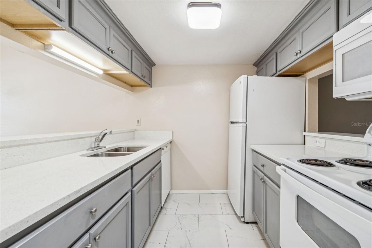 7015 Waterside Drive, Unit 1, Tampa, FL 33617 Photo