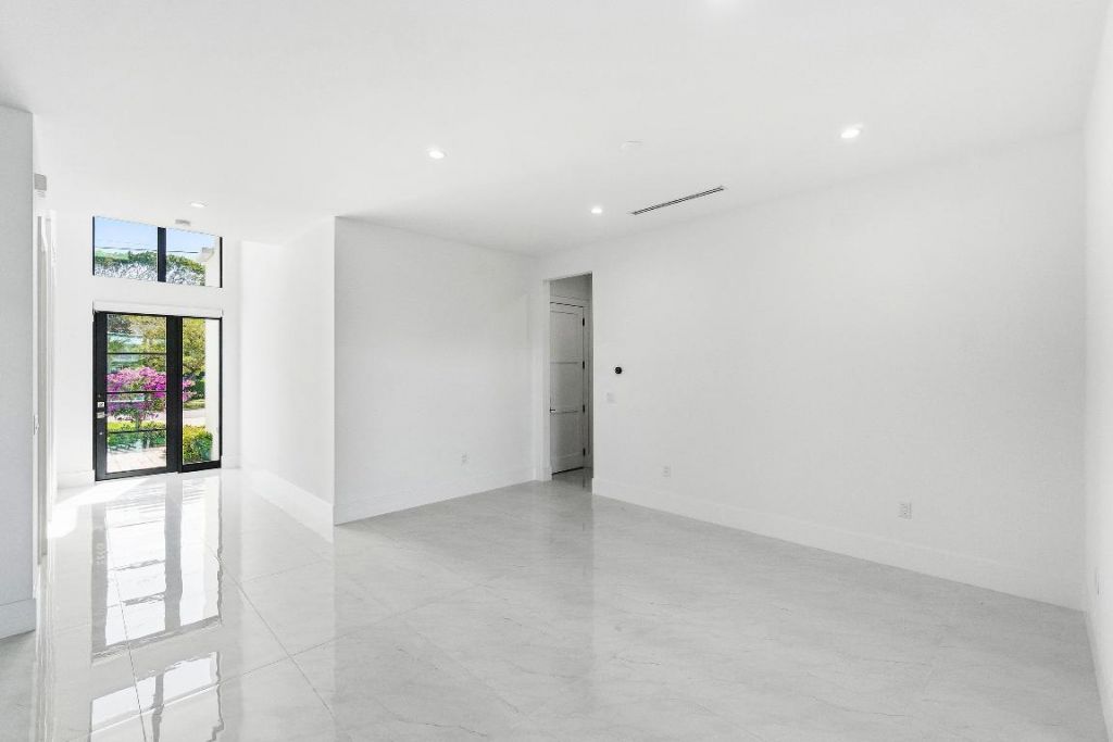 691 Kingsbridge Street, Boca Raton, FL 33487 Photo