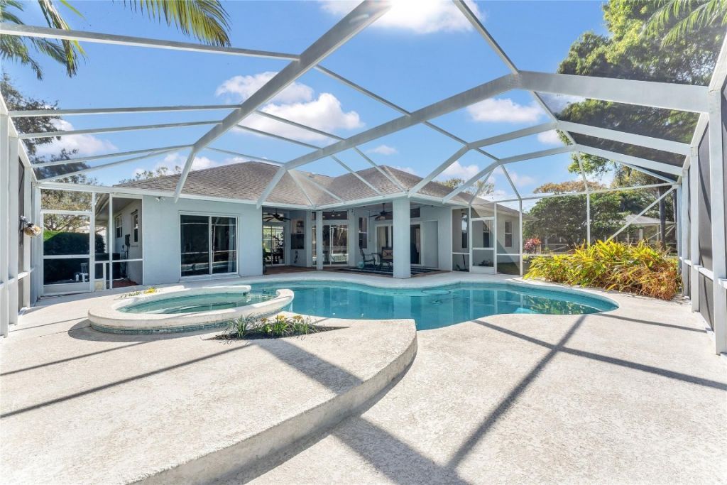 2304 SW Danforth Cir, Palm City, FL 34990 Photo