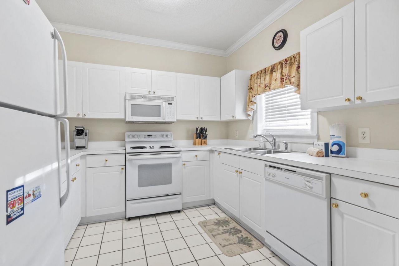 5750 Oyster Catcher Dr. Photo 4