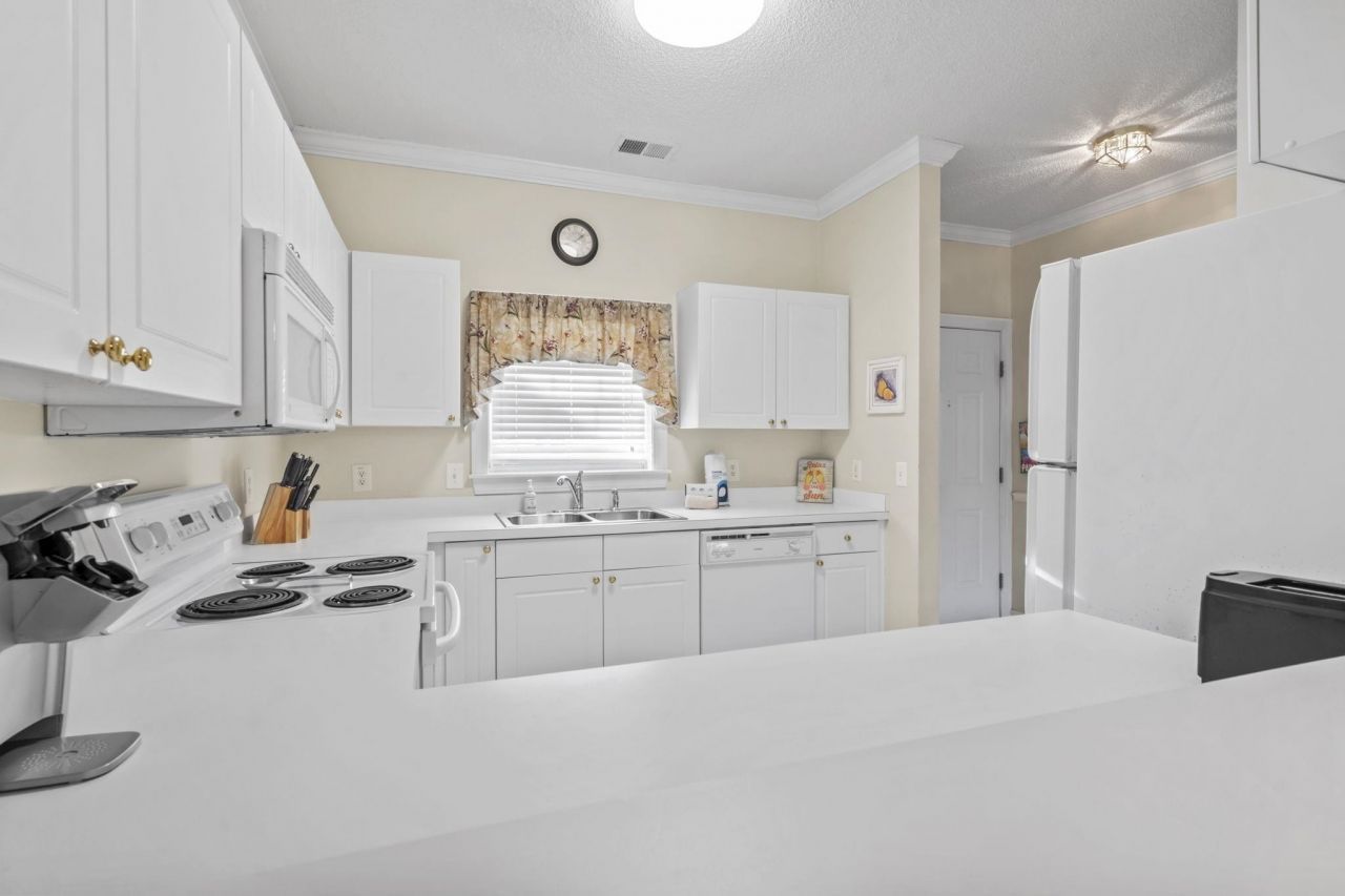 5750 Oyster Catcher Dr. Photo 7