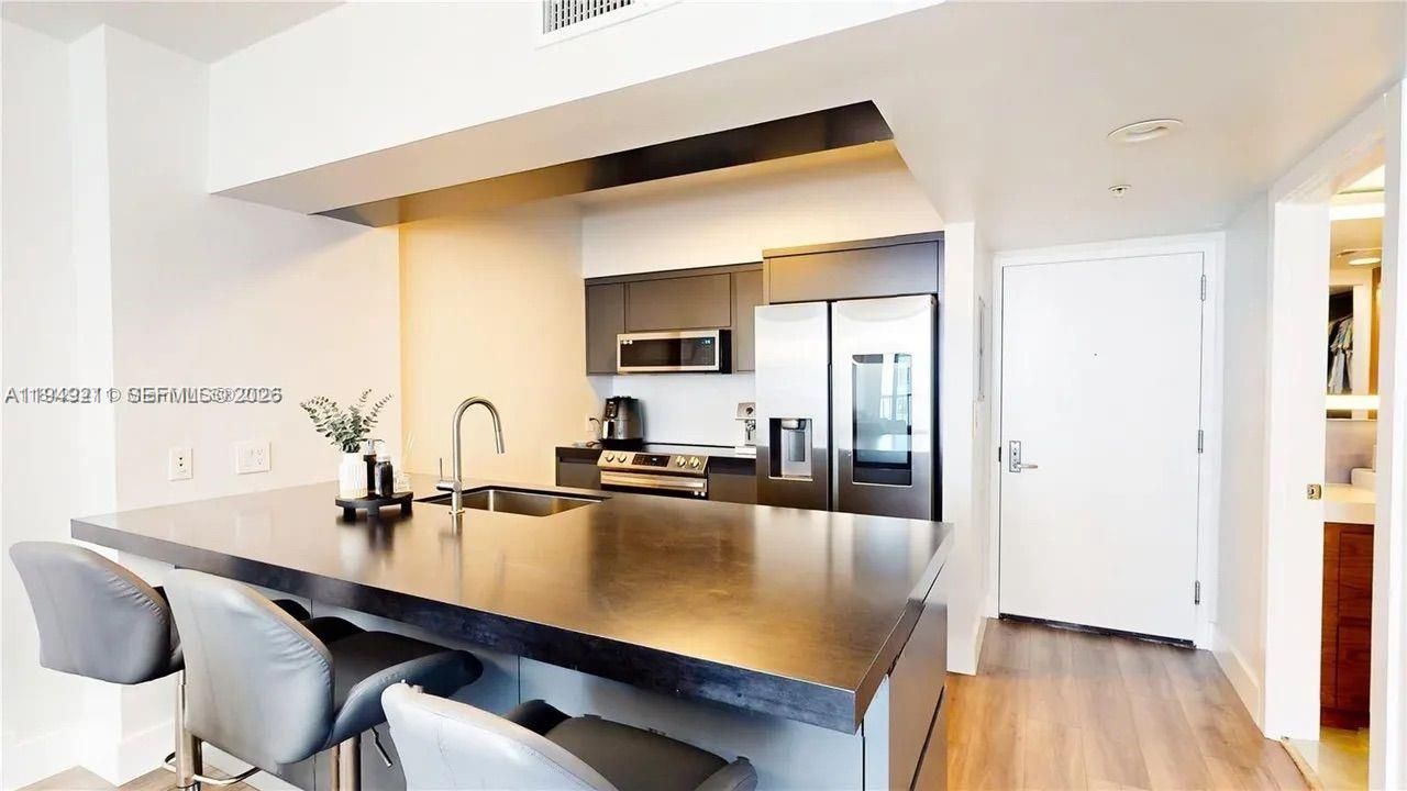 1750 N Bayshore Dr, Unit 2803, Miami, FL 33132 Photo