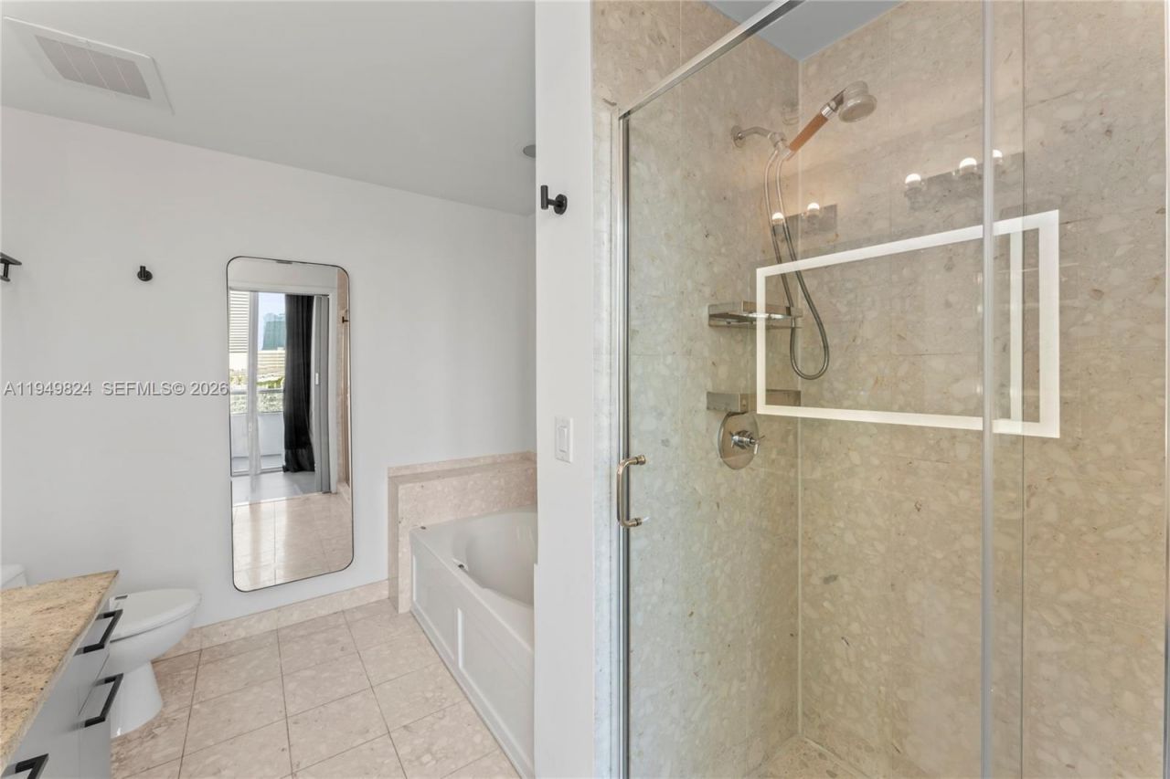 185 SW 7th St, Unit 603, Miami, FL 33130 Photo