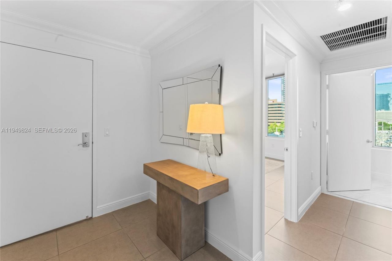 185 SW 7th St, Unit 603, Miami, FL 33130 Photo