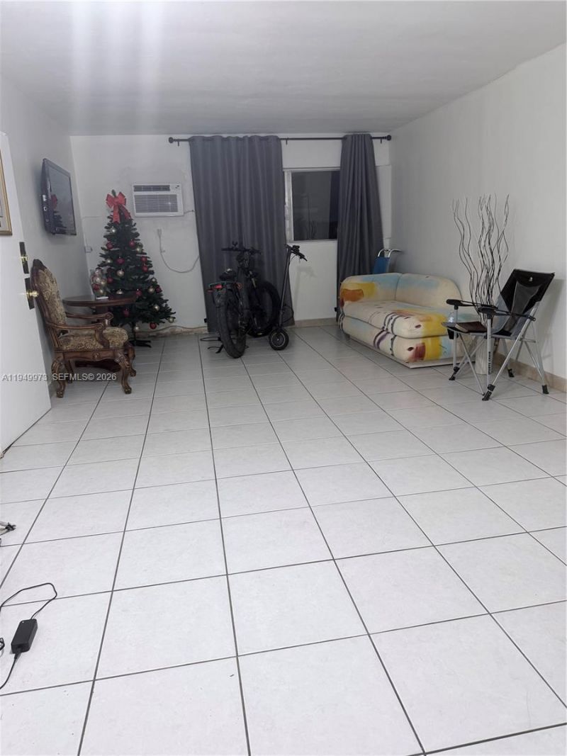 11930 NE 19th Dr , Unit 28, North Miami, FL 33181 Photo