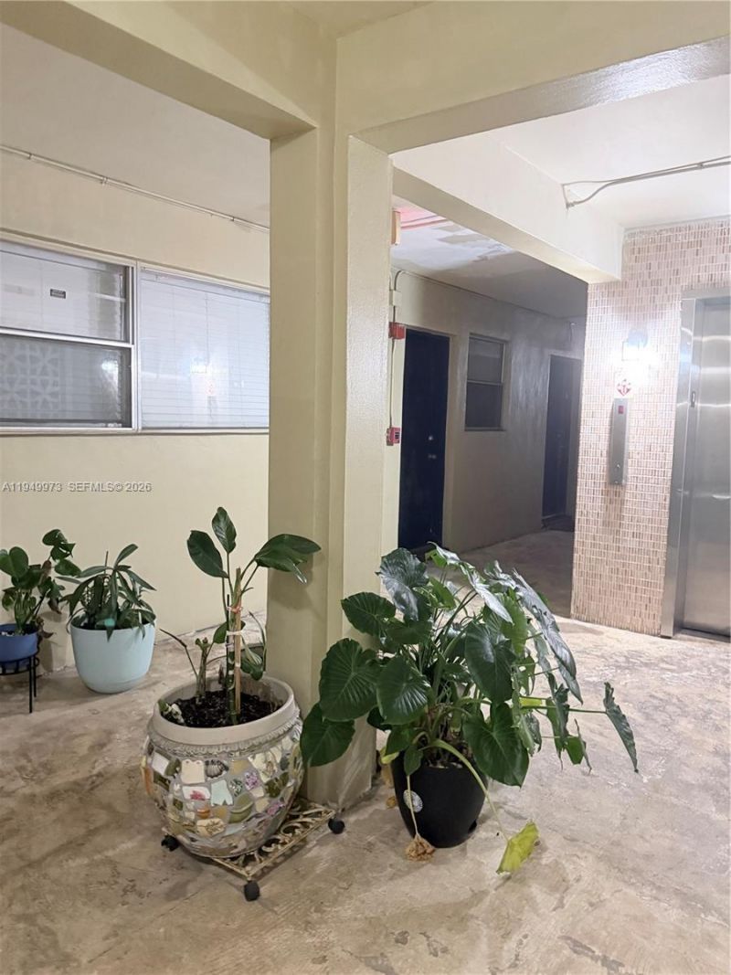 11930 NE 19th Dr , Unit 28, North Miami, FL 33181 Photo