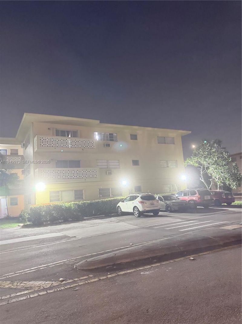 11930 NE 19th Dr , Unit 28, North Miami, FL 33181 Photo