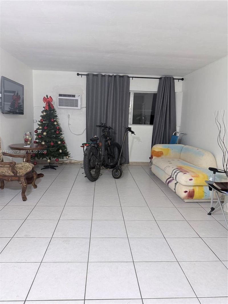 11930 NE 19th Dr , Unit 28, North Miami, FL 33181 Photo