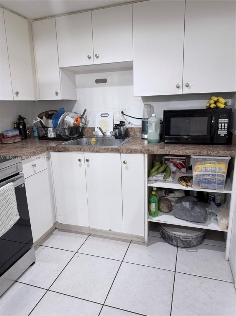 11930 NE 19th Dr , Unit 28, North Miami, FL 33181 Photo