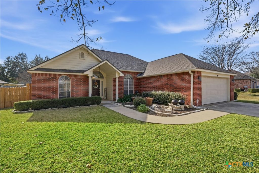 2411 Kingsbury Drive, Temple, TX 76502 Main Photo