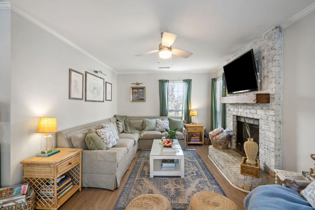 851 Ramblewood Circle Photo 5