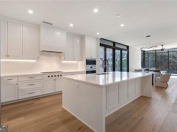 2520 Peachtree Road NW, Unit 403, Atlanta, GA 30305