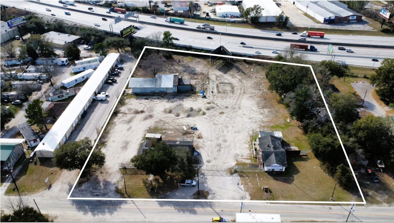 5541 Woodbine Avenue Photo 4