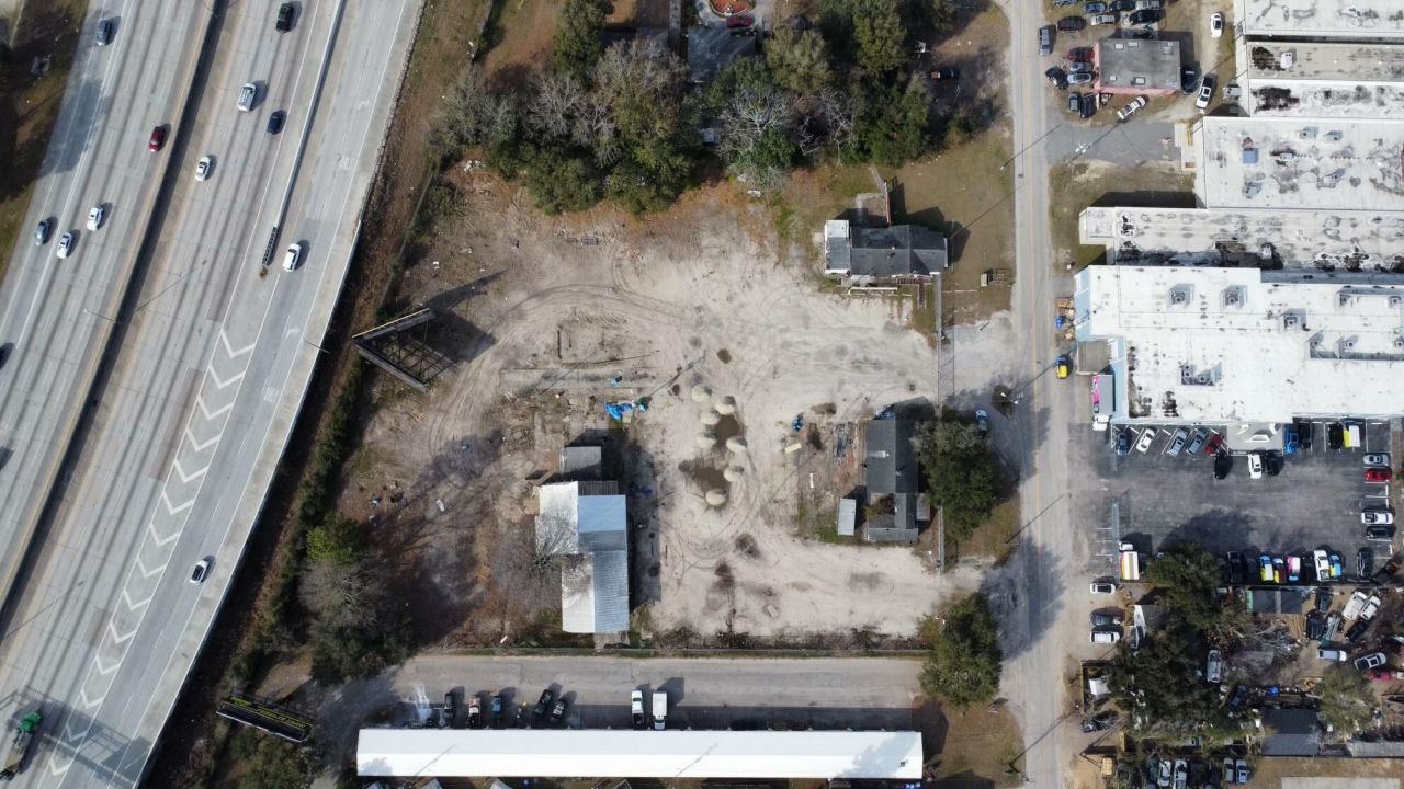 5541 Woodbine Avenue Photo 5