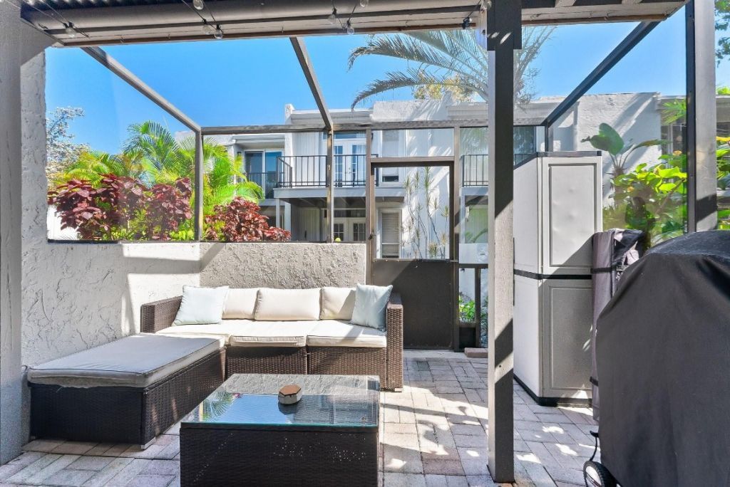 656 Kensington Place, Unit 12b, Fort Lauderdale, FL 33305 Photo