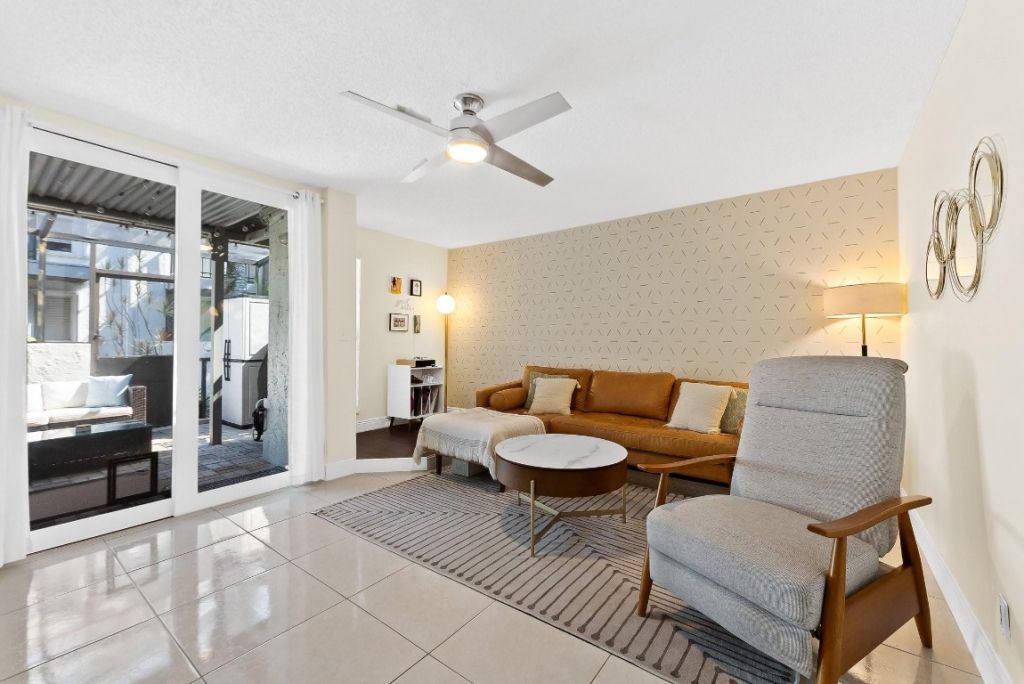 656 Kensington Place, Unit 12b, Fort Lauderdale, FL 33305 Photo
