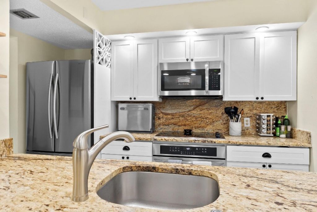 656 Kensington Place, Unit 12b, Fort Lauderdale, FL 33305 Photo