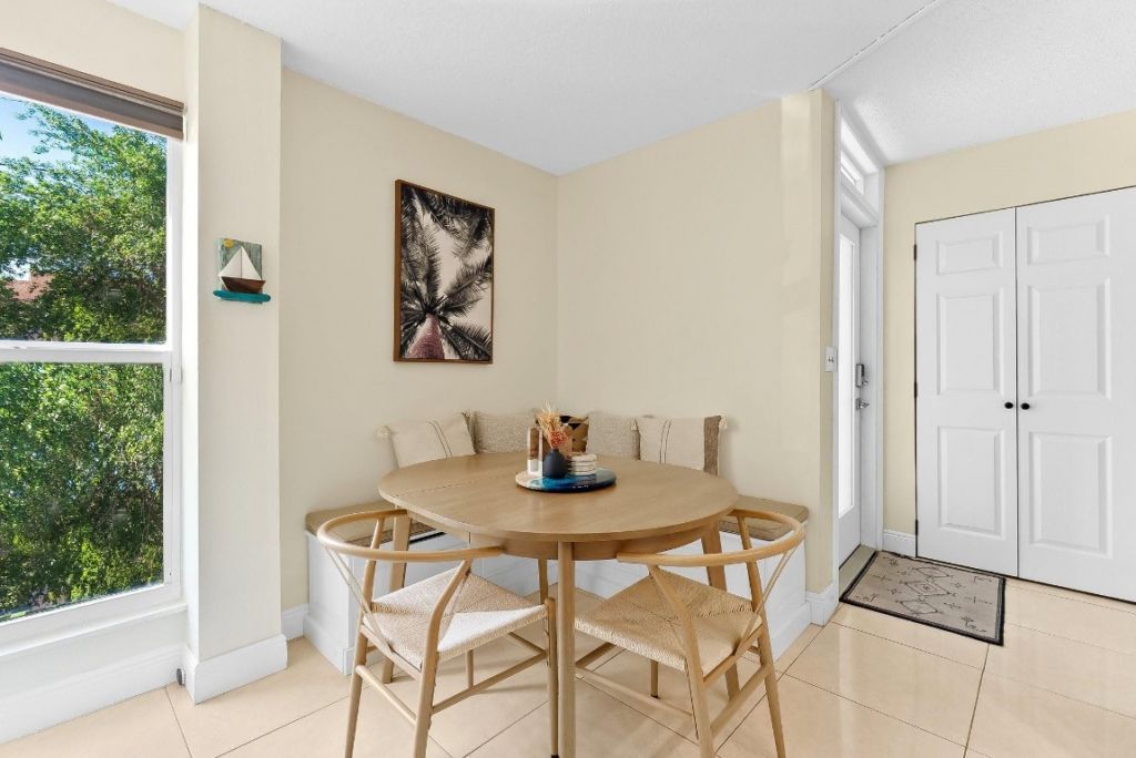 656 Kensington Place, Unit 12b, Fort Lauderdale, FL 33305 Photo