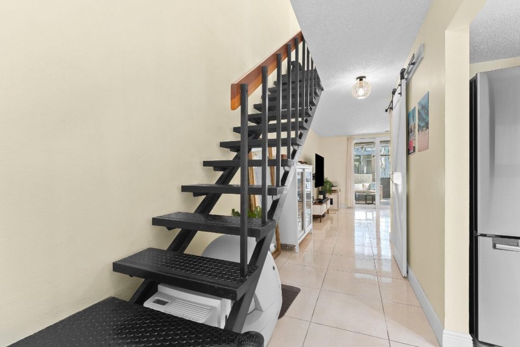 656 Kensington Place, Unit 12b, Fort Lauderdale, FL 33305 Photo