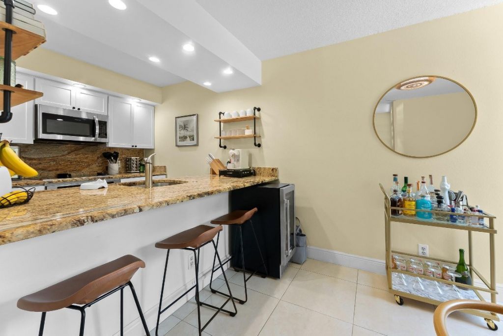 656 Kensington Place, Unit 12b, Fort Lauderdale, FL 33305 Photo
