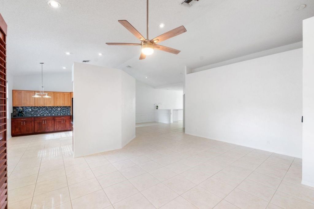 12342 NW 10th Drive, Unit D-9, Coral Springs, FL 33071 Photo