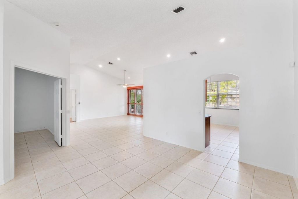 12342 NW 10th Drive, Unit D-9, Coral Springs, FL 33071 Photo