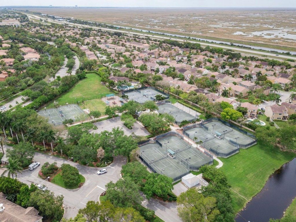 12342 NW 10th Drive, Unit D-9, Coral Springs, FL 33071 Photo