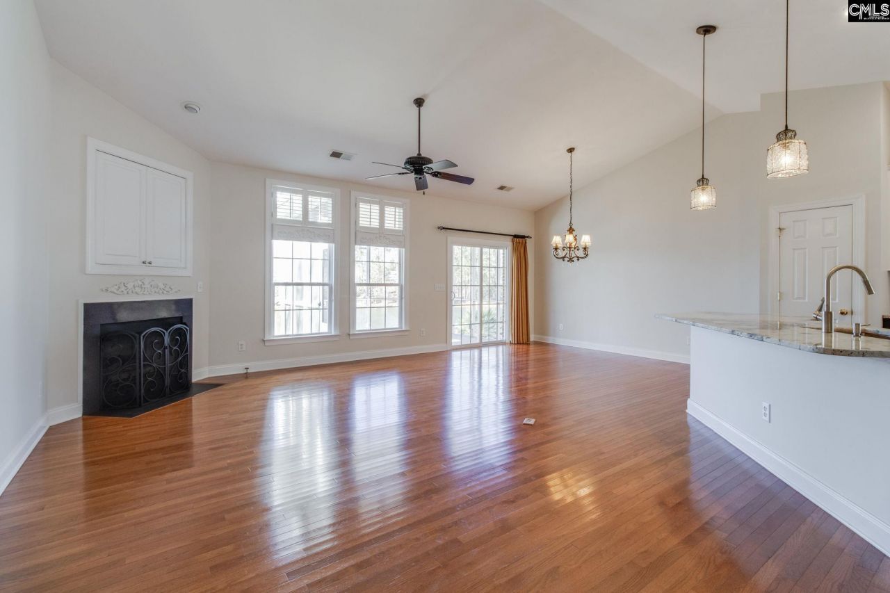 192 Palm Street Photo 5