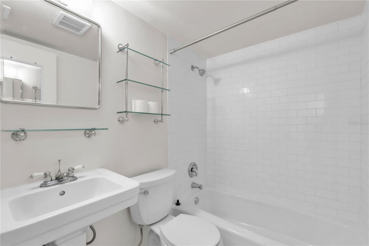 200 36th Avenue N, Unit 201A, Saint Petersburg, FL 33704 Photo