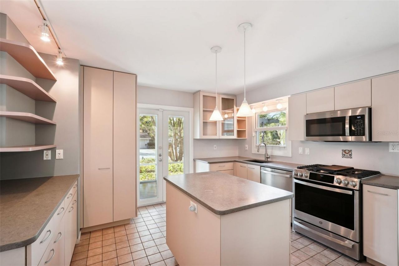 349 Scott Avenue, Sarasota, FL 34243 Photo