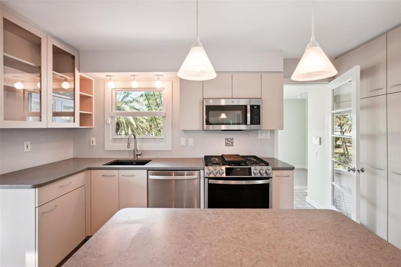 349 Scott Avenue, Sarasota, FL 34243 Photo