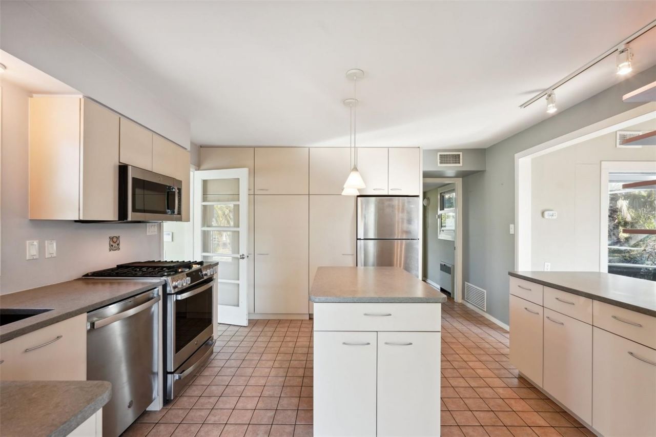 349 Scott Avenue, Sarasota, FL 34243 Photo