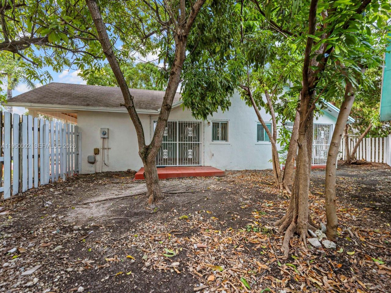 11075 SW 221st Ter, Miami, FL 33170 Photo