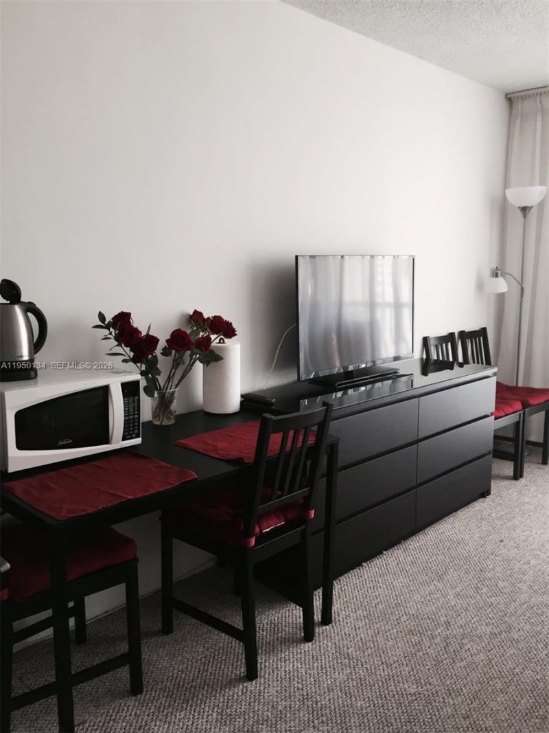 19201 Collins Ave , Unit 1033, Sunny Isles Beach, FL 33160 Photo