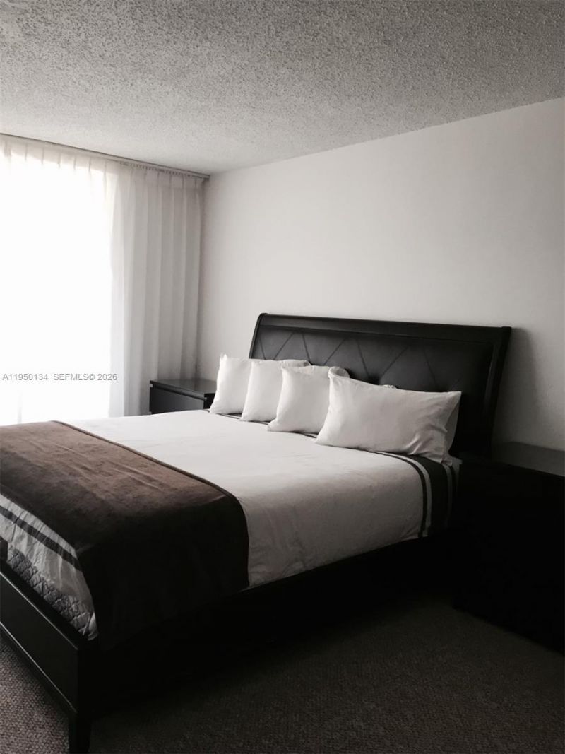 19201 Collins Ave , Unit 1033, Sunny Isles Beach, FL 33160 Photo