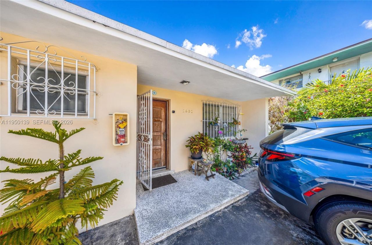 2600 SW 2nd St , Miami, FL 33135 Photo