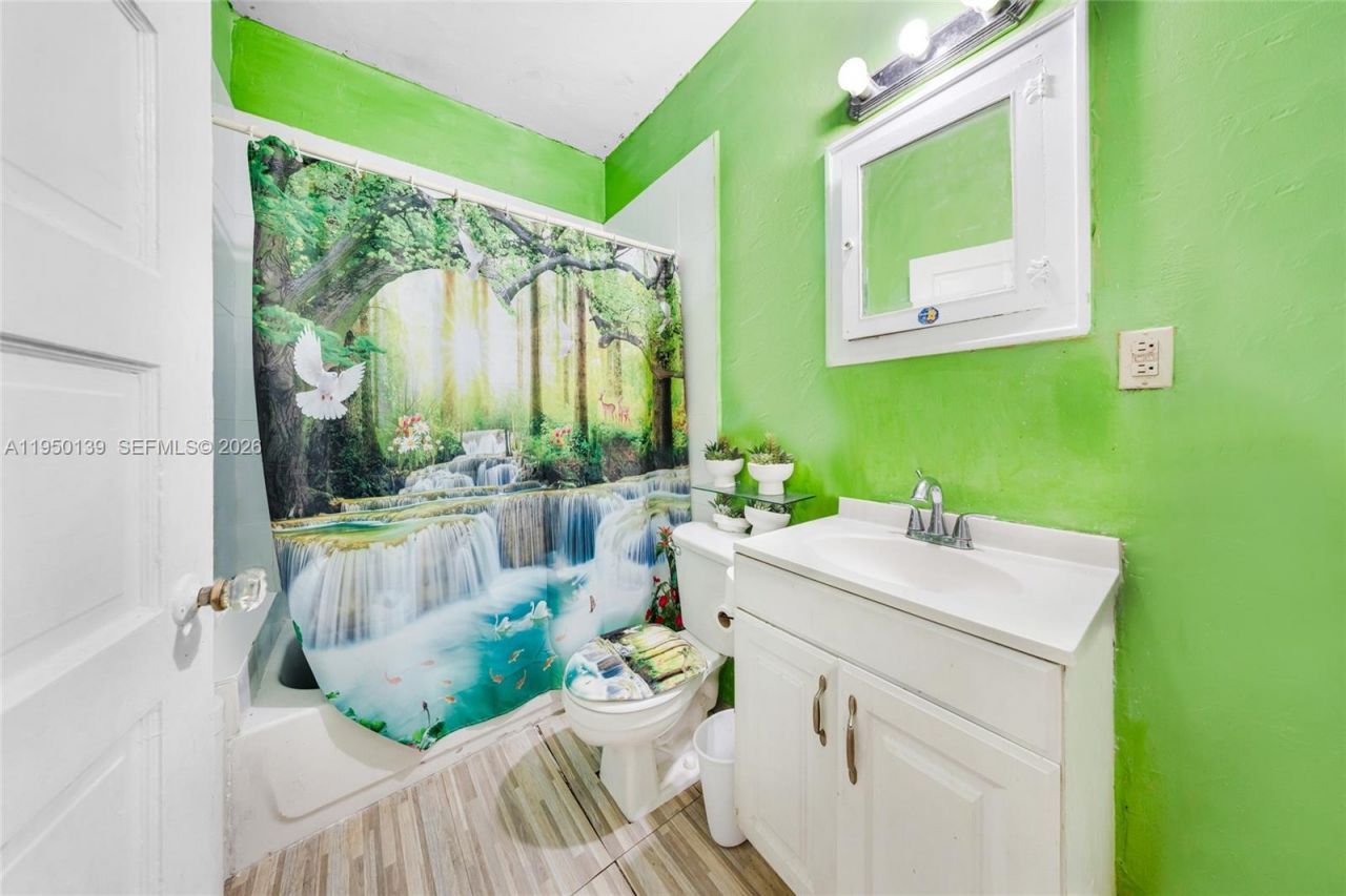 2600 SW 2nd St , Miami, FL 33135 Photo