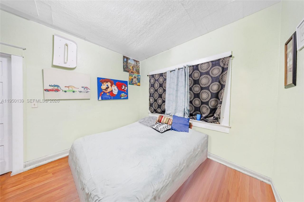 2600 SW 2nd St , Miami, FL 33135 Photo