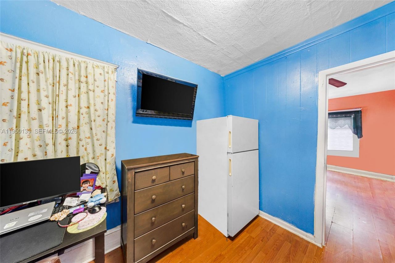 2600 SW 2nd St , Miami, FL 33135 Photo