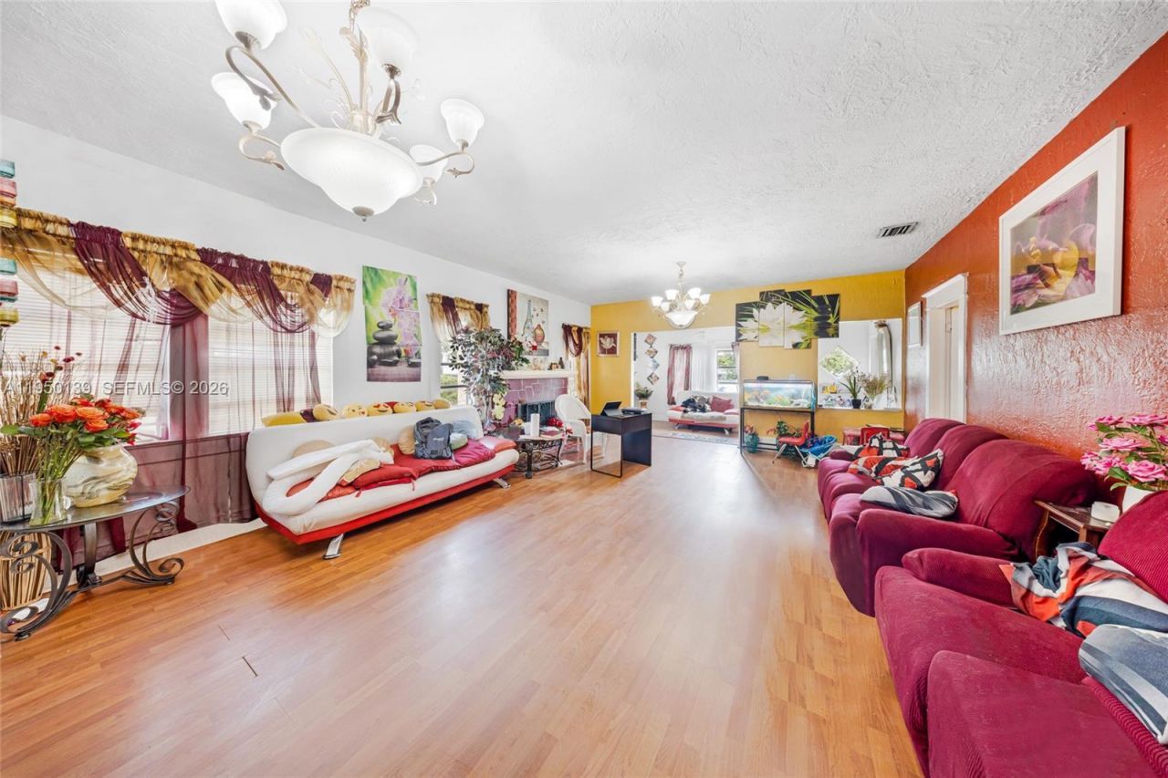 2600 SW 2nd St , Miami, FL 33135 Photo