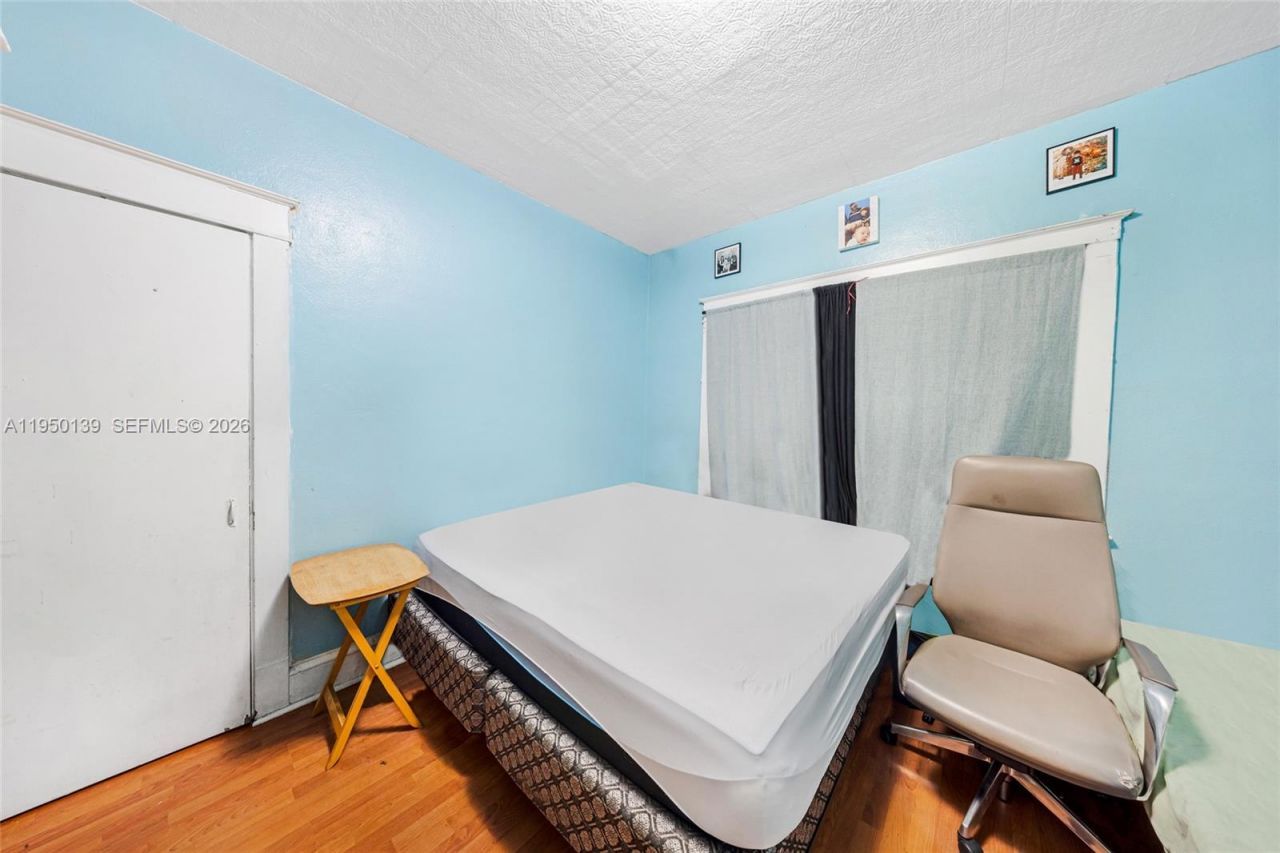 2600 SW 2nd St , Miami, FL 33135 Photo