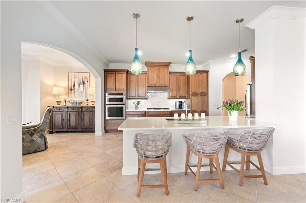 2555 Marquesa Royale Ln, Unit 1-302, Naples, FL 34109 Photo