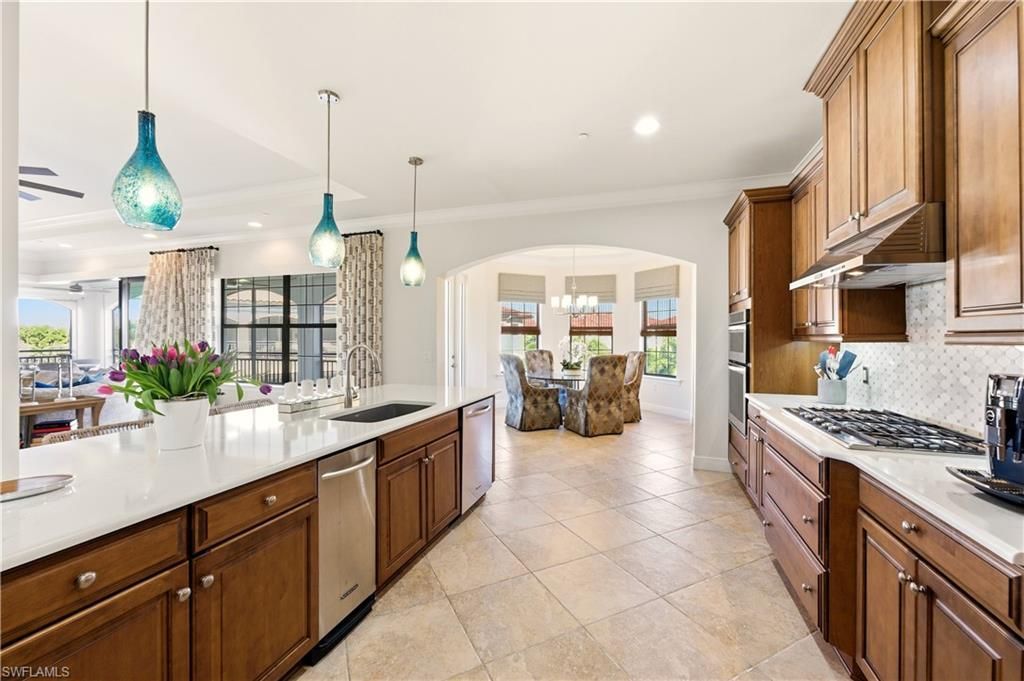 2555 Marquesa Royale Ln, Unit 1-302, Naples, FL 34109 Photo