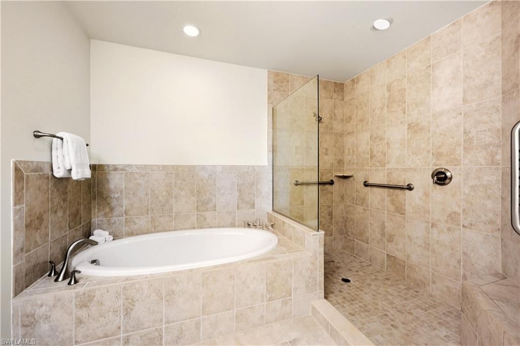 2555 Marquesa Royale Ln, Unit 1-302, Naples, FL 34109 Photo