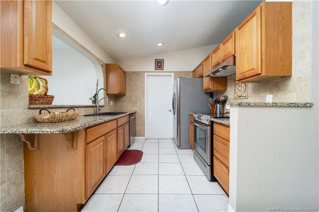 656 SE Ron Rico Terrace, Port Saint Lucie, FL 34983 Photo