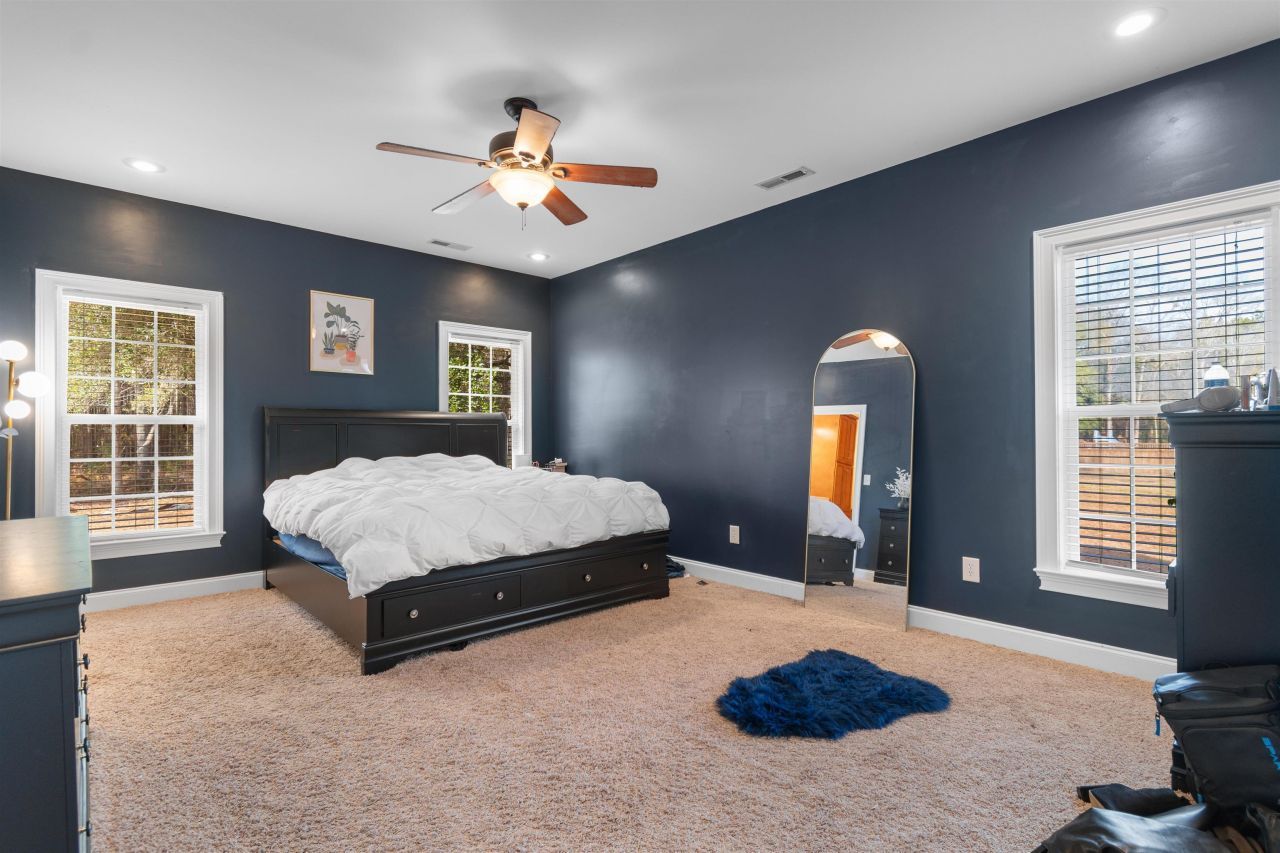 2347 Devine St. Photo 13