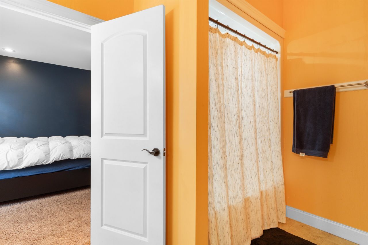 2347 Devine St. Photo 16